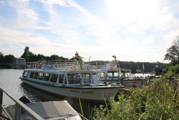 Fahrgastschiff Stadt Lingen am Anleger in Hanekenfähr