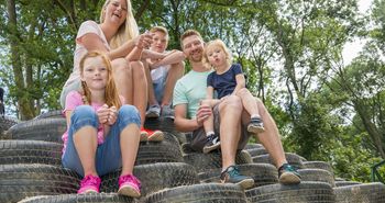 Familienfoto beim Urlaub im Emsland