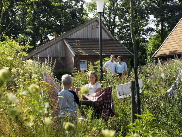 Familie im Heilkräutergarten Emsbüren