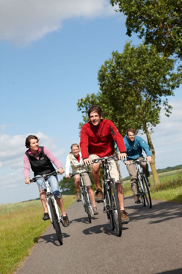 Radfahrer unterwegs im Emsland 