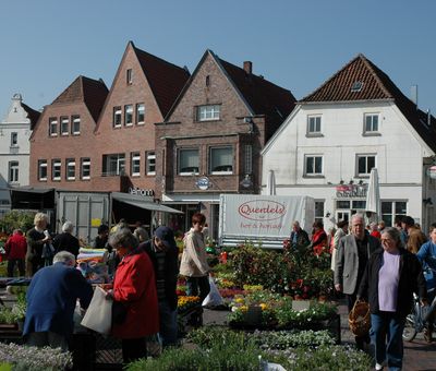 Wochenmarkt auf dem Lingener Marktplatz